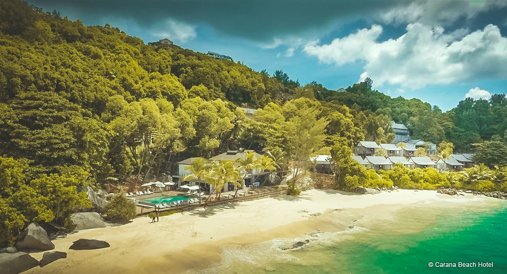 Das Carana Beach Hotel mit direkter Strandlage