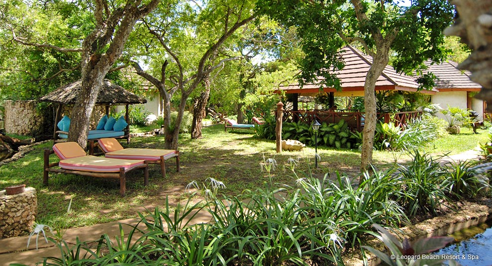 Uzuri Spa Entspannung im Garten